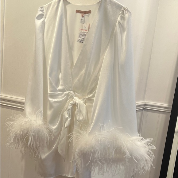 $240 NWOT Hutch White Satin Mini Dress with Feather Cuffs size M